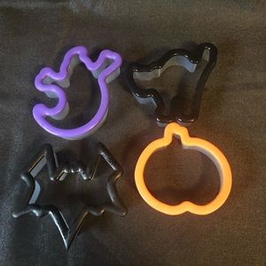 4 Easy Grip Halloween Cookie Cutters